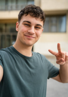 <em><strong>Andrés G.</strong></em>